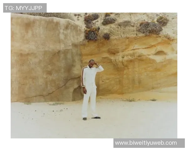 莱昂纳德首次为FLAUNT杂志拍摄写真展现无表情下的健硕身材魅力