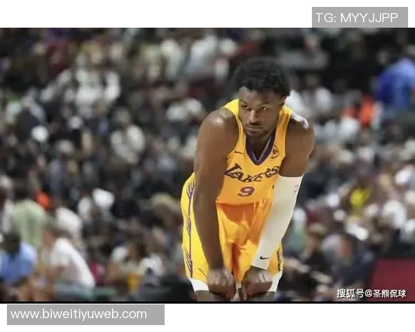 夸梅质疑布朗尼场上表现称心脏恢复但跑位意识存疑